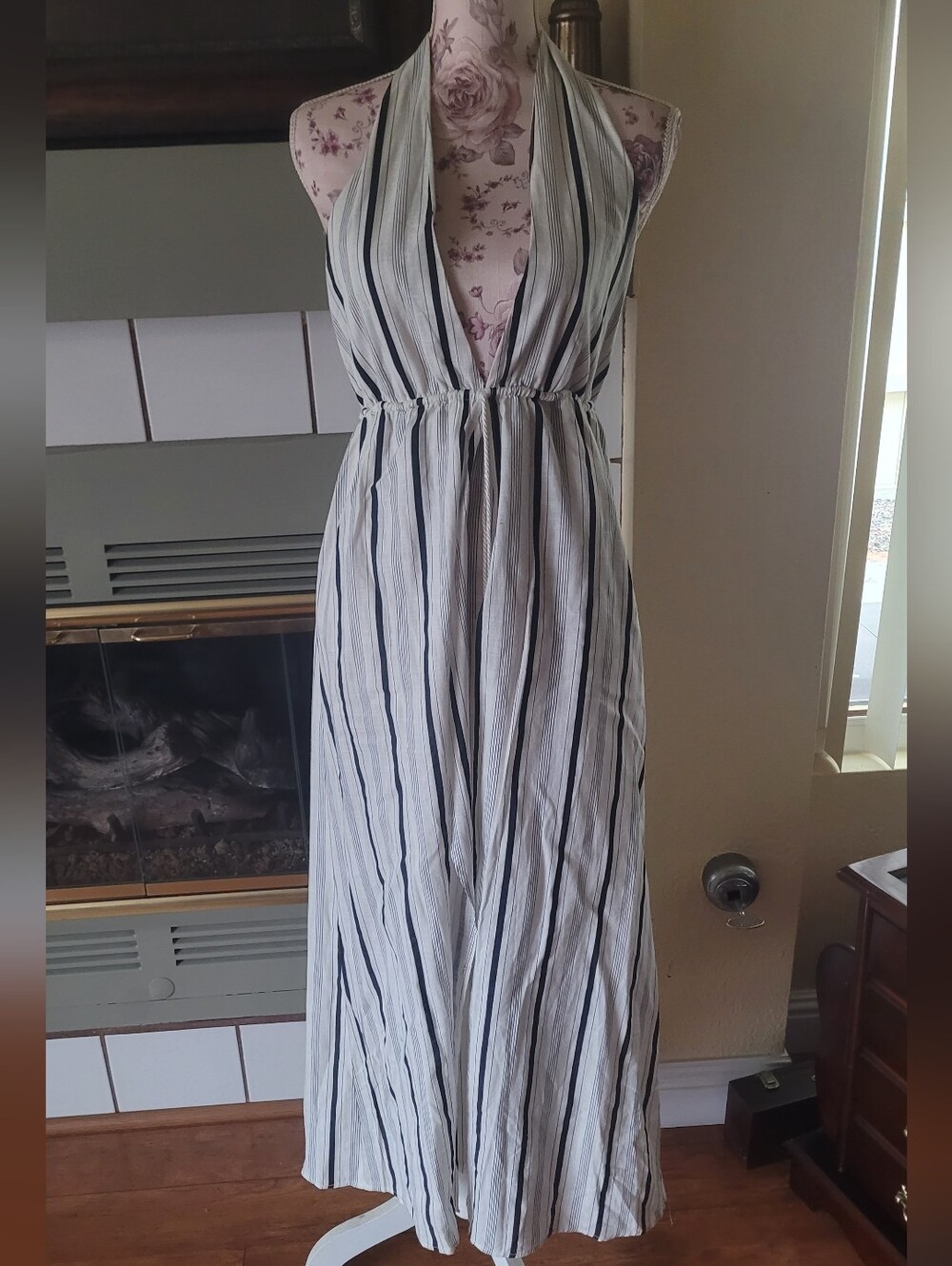 Sleeveless V-Neck Striped Maxi Dress in White and Black